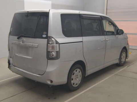 2009 Toyota Voxy ZRR70G[1]