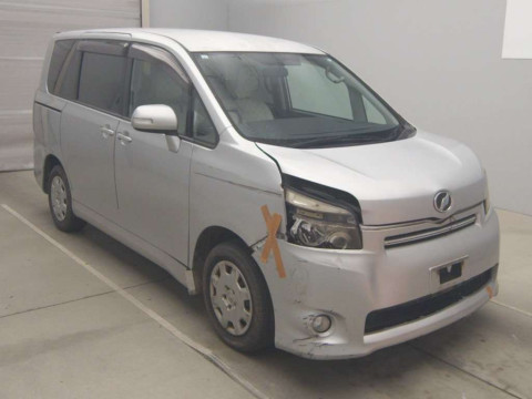 2009 Toyota Voxy ZRR70G[2]