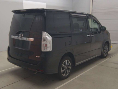 2012 Toyota Voxy ZRR75W[1]