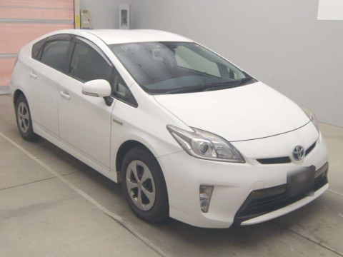 2014 Toyota Prius ZVW30[2]