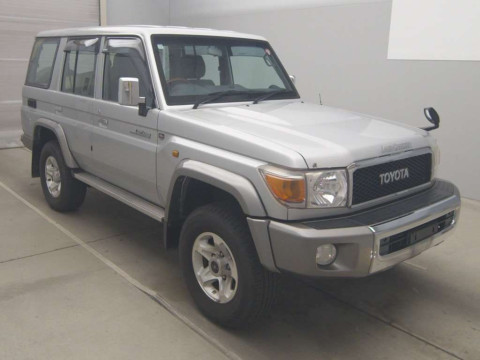 2014 Toyota Landcruiser 70 GRJ76K[2]