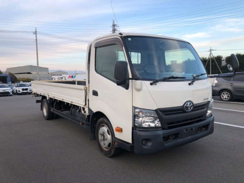 2018 Toyota Dyna Truck XZU720[2]