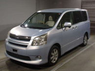 2010 Toyota Noah