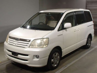 2003 Toyota Noah