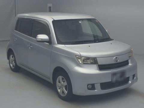 2010 Toyota bB QNC20[2]