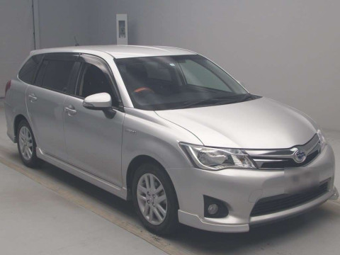 2014 Toyota Corolla Fielder NKE165G[2]