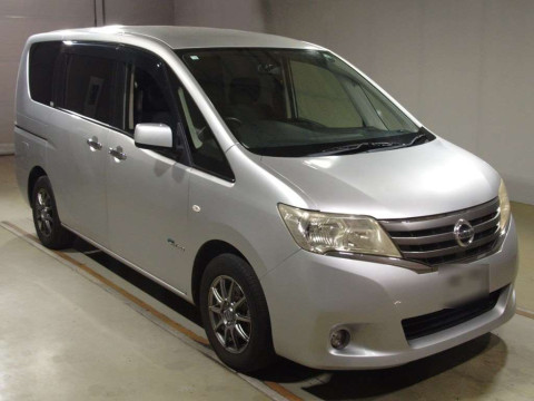 2012 Nissan Serena HC26[2]