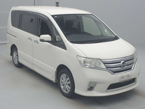 2013 Nissan Serena FNC26[2]