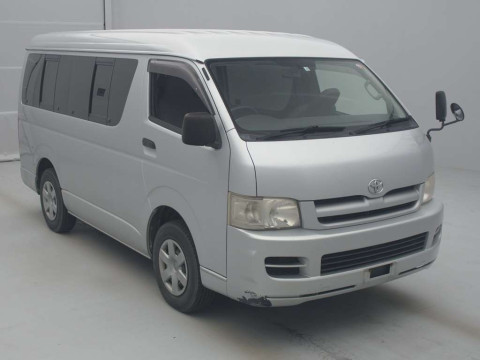 2005 Toyota Hiace Wagon TRH219W[2]