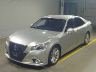 2013 Toyota Crown Hybrid