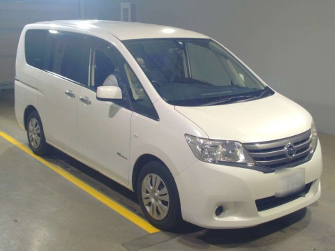 2013 Nissan Serena HC26[2]