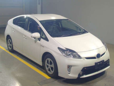 2014 Toyota Prius ZVW30[2]