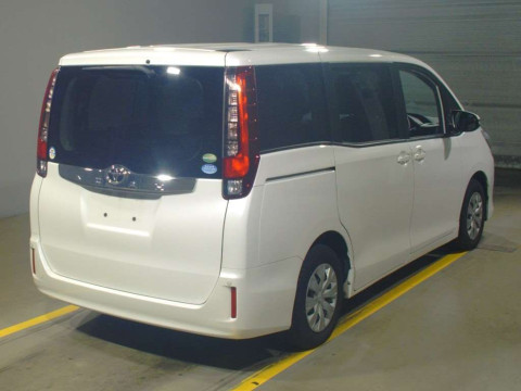 2016 Toyota Noah ZRR80G[1]