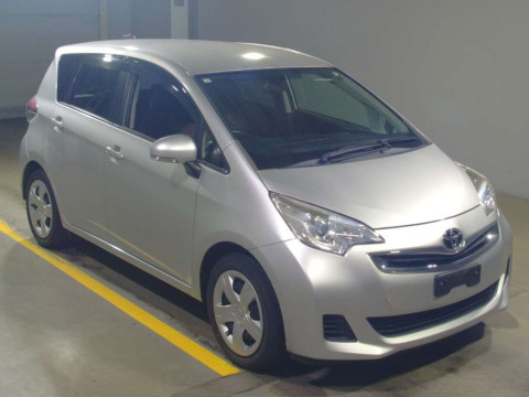 2015 Toyota Ractis NSP120[2]