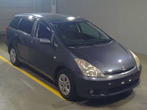 2004 Toyota Wish ANE10G[2]