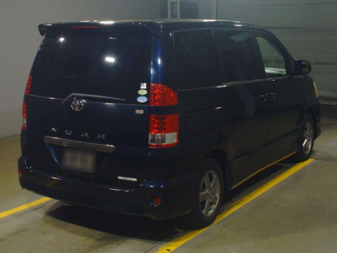 2005 Toyota Noah AZR60G[1]