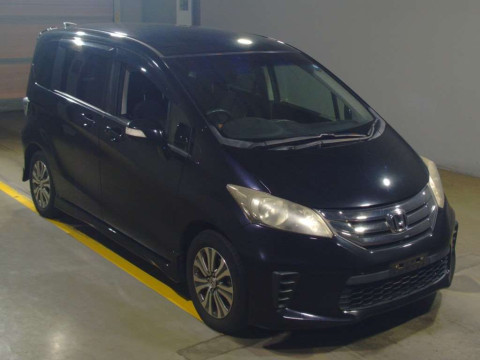 2012 Honda Freed GB3[2]