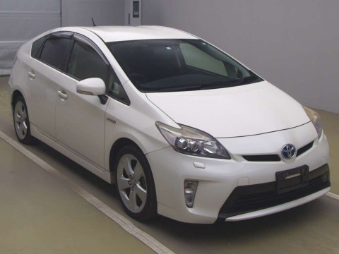 2012 Toyota Prius ZVW30[2]