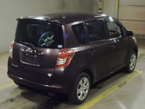 2010 Toyota Ractis NCP105[1]