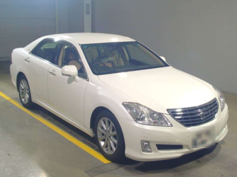 2009 Toyota Crown GRS200[2]