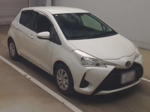 2017 Toyota Vitz NSP130[2]