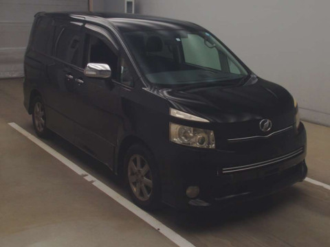 2009 Toyota Voxy ZRR70W[2]