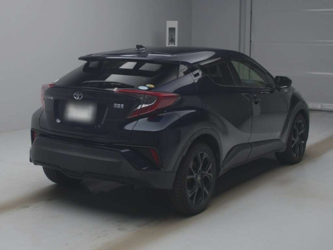 2019 Toyota C-HR ZYX10[1]