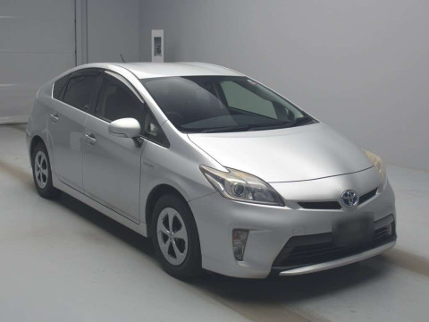 2013 Toyota Prius ZVW30[2]