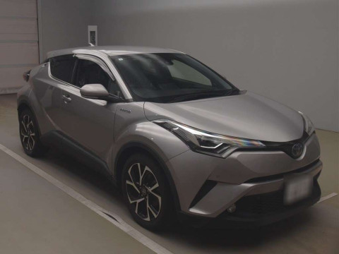 2017 Toyota C-HR ZYX10[2]