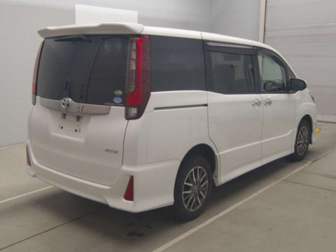 2016 Toyota Noah ZRR85W[1]