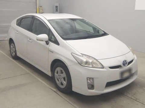 2010 Toyota Prius ZVW30[2]