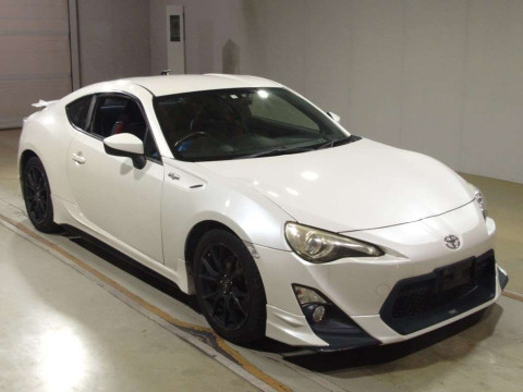 2012 Toyota 86 ZN6[2]