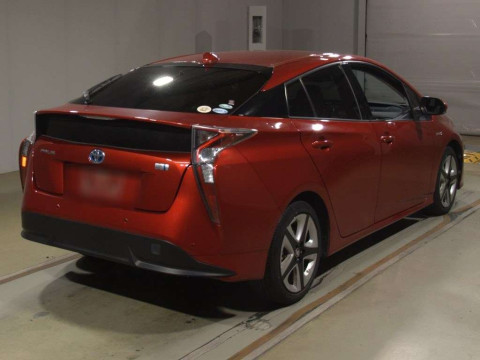 2016 Toyota Prius ZVW51[1]