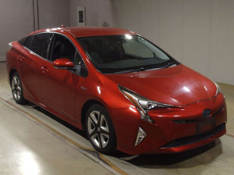 2016 Toyota Prius ZVW51[2]