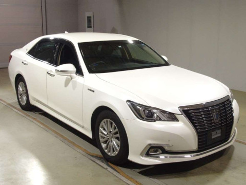 2015 Toyota Crown Hybrid AWS210[2]