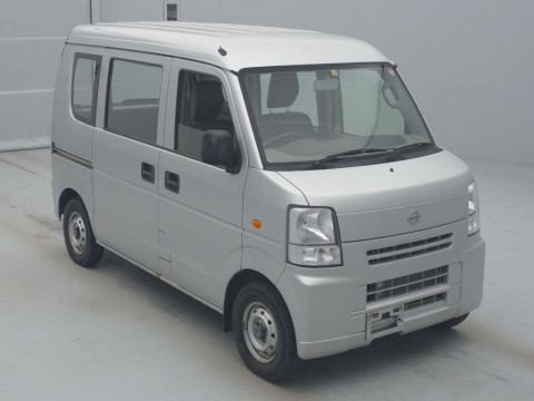 2015 Nissan NV100 Clipper DR64V[2]