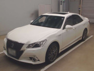 2014 Toyota Crown Hybrid