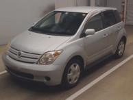 2003 Toyota IST