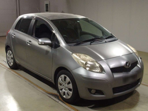 2009 Toyota Vitz SCP90[2]