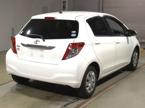 2013 Toyota Vitz NSP130[1]