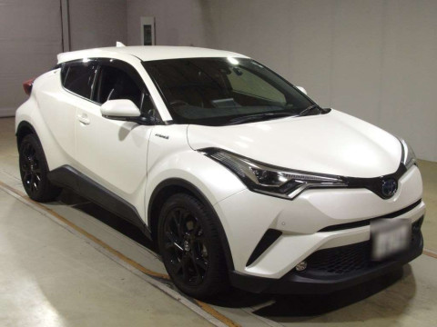 2019 Toyota C-HR ZYX10[2]