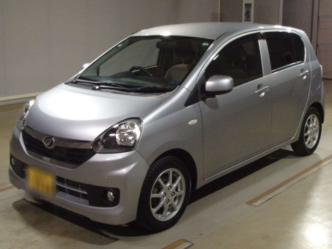 2015 Daihatsu Mira es LA300S[0]