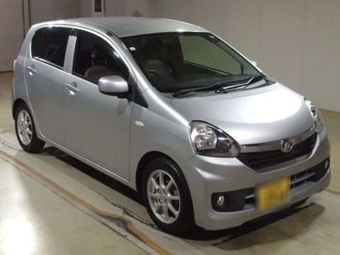 2015 Daihatsu Mira es LA300S[2]