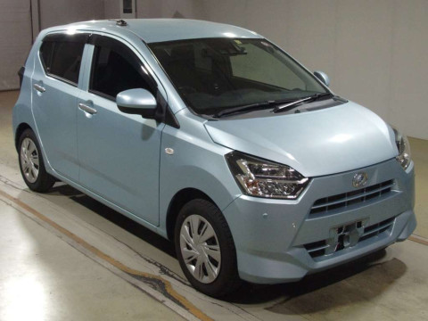 2017 Daihatsu Mira es LA350S[2]