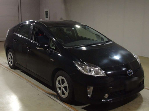 2013 Toyota Prius ZVW30[2]