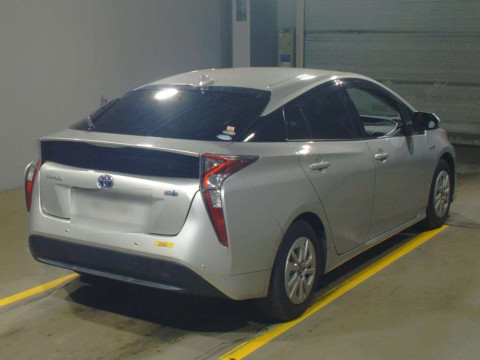 2017 Toyota Prius ZVW50[1]