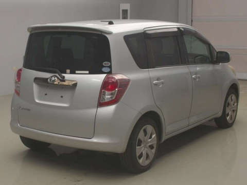 2009 Toyota Ractis SCP100[1]