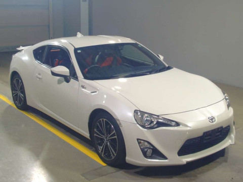 2015 Toyota 86 ZN6[2]