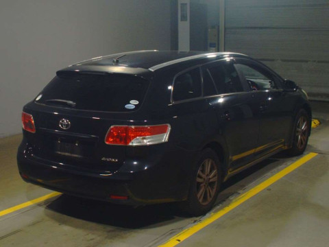 2011 Toyota Avensis Wagon ZRT272W[1]