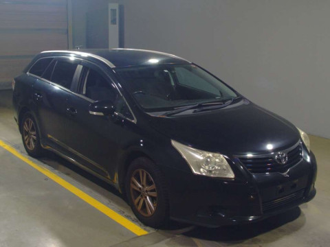 2011 Toyota Avensis Wagon ZRT272W[2]